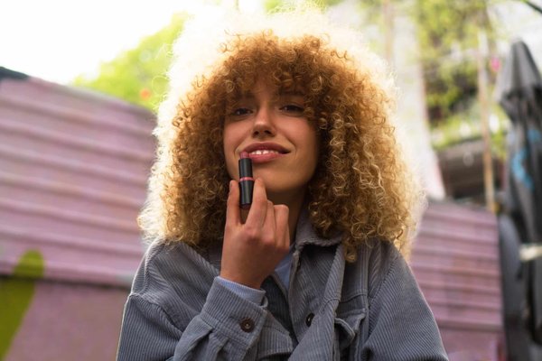 Les nouveautés beauté à adopter pour compléter vos looks